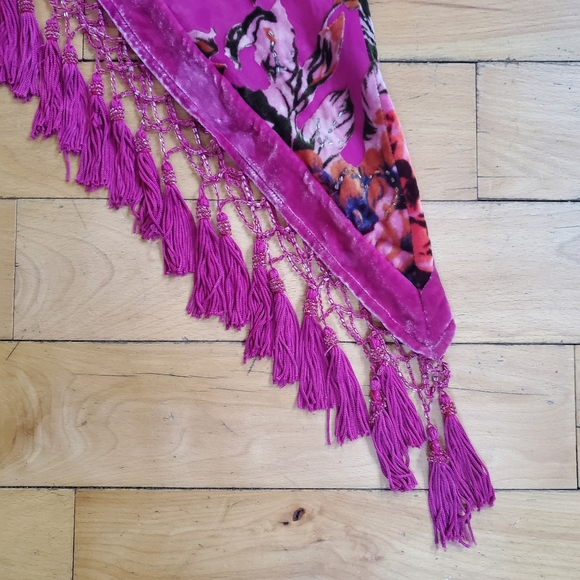 Caché Gorgeous Floral Velvet Beaded Asymmetrical Tassel Hem Tank - Picture 6 of 9